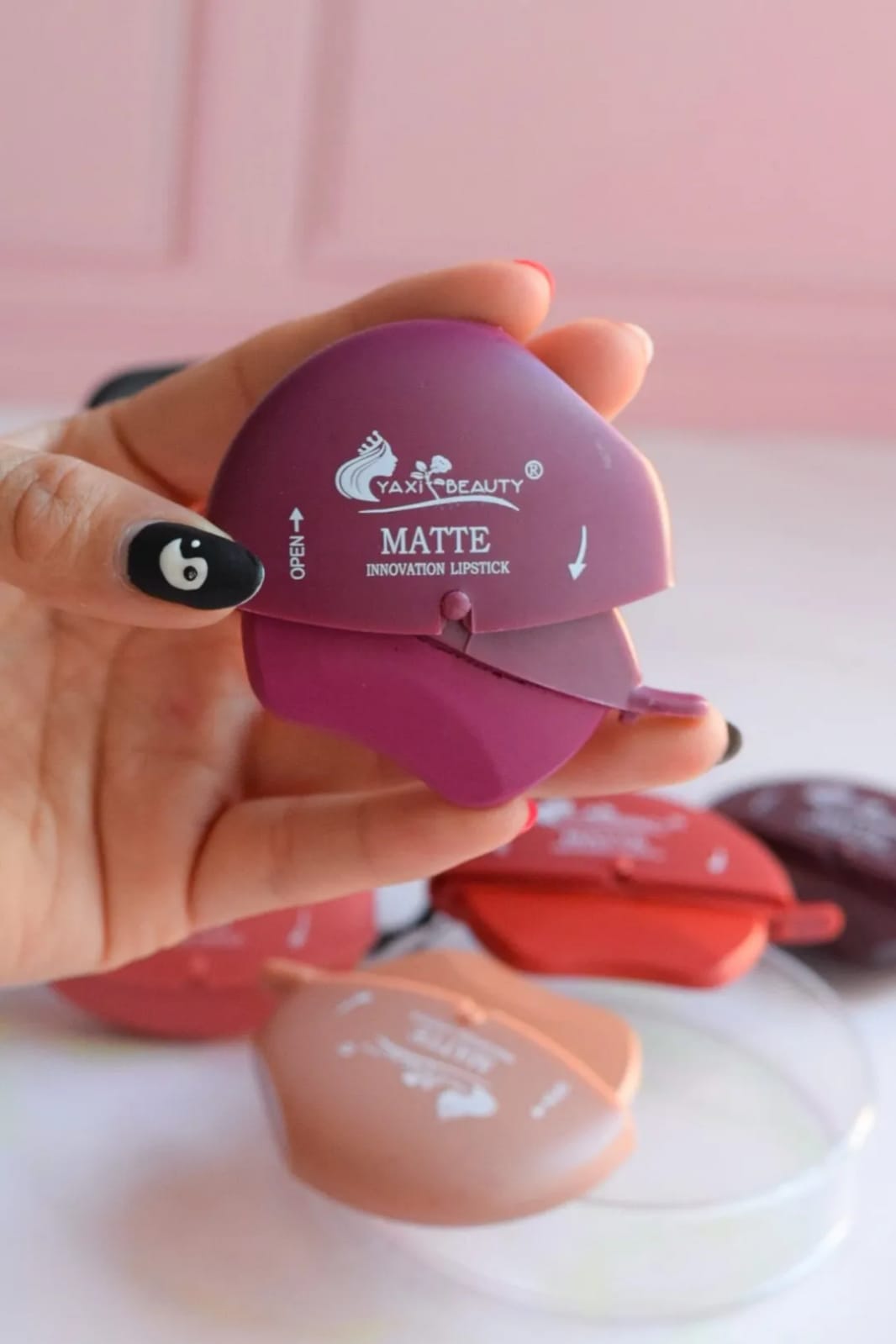 Velvet Matte Lipstick Lazy Lip Lipstick Matte Long Lasting Lipstick (random color) - Pack of 2