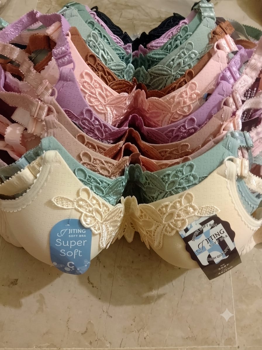 Mid Flower Style Premium Padded Comfort Bra – Soft Nylon Seamless Daily Underwire Lingerie, Random Color
